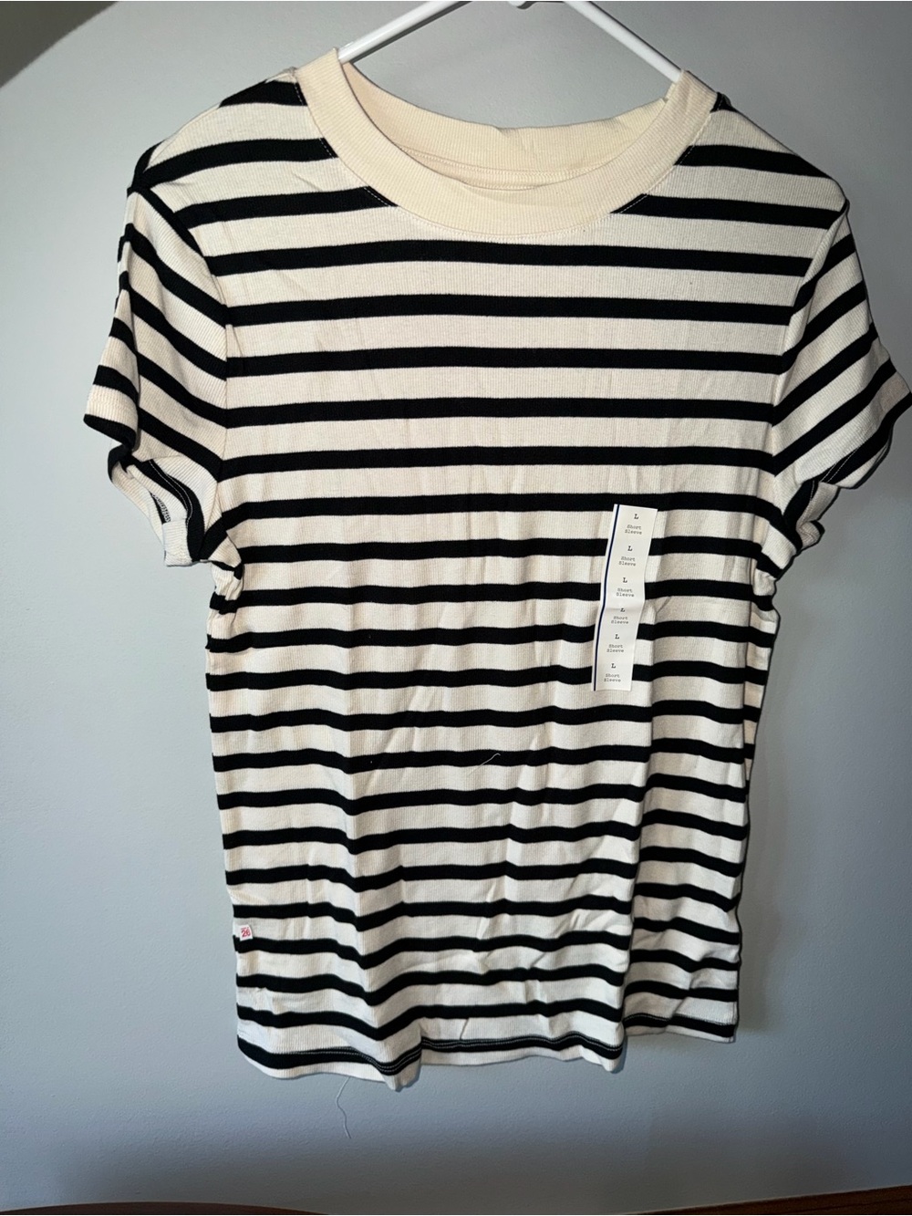 4- Women’s Size Large Tops